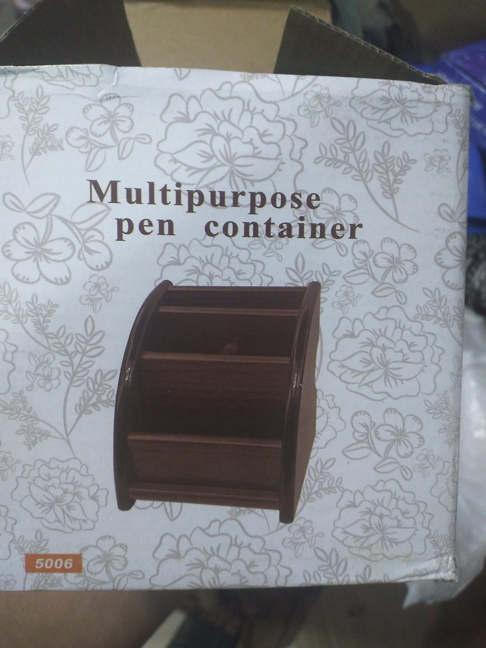 Proddetail  polished wooden pen stand