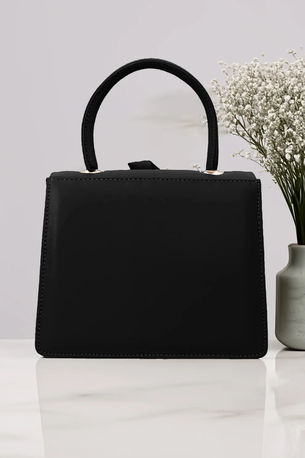 Classic Black Fashion Handbag for Women – Trendy Everyday Purse